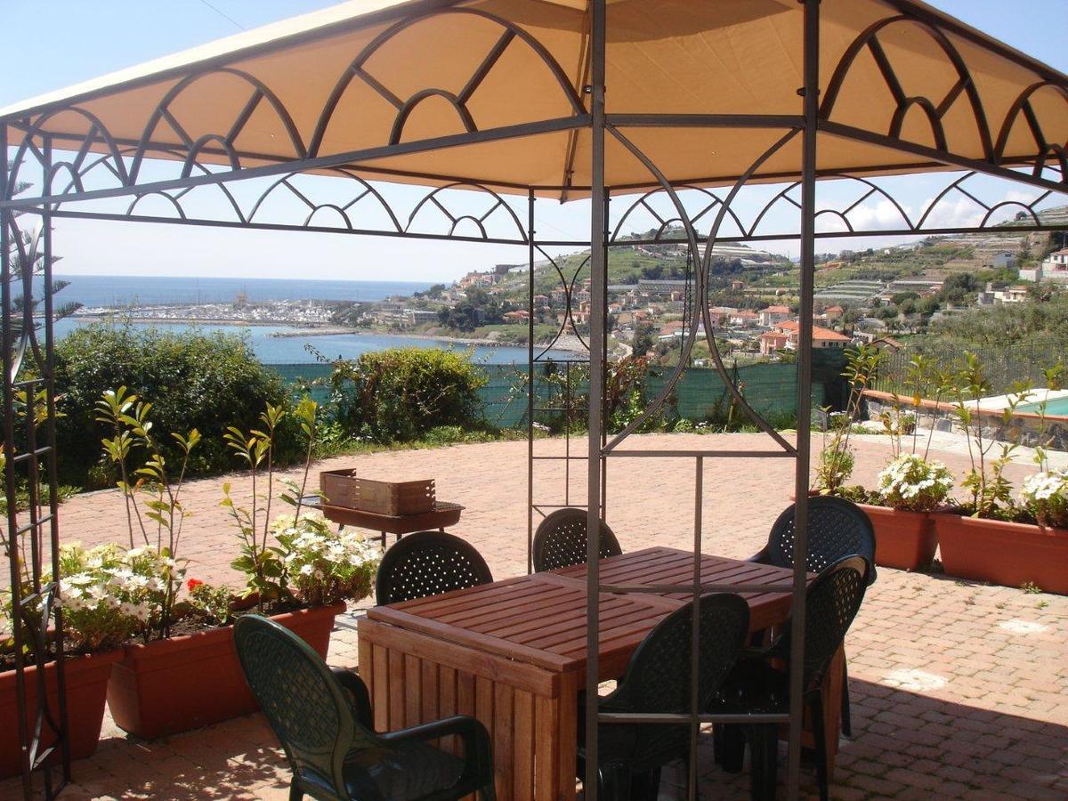 Villa Del Mare Ligure Terme & Spa Piscina A 37 Gradi Санто-Стефано-аль-Мар Экстерьер фото