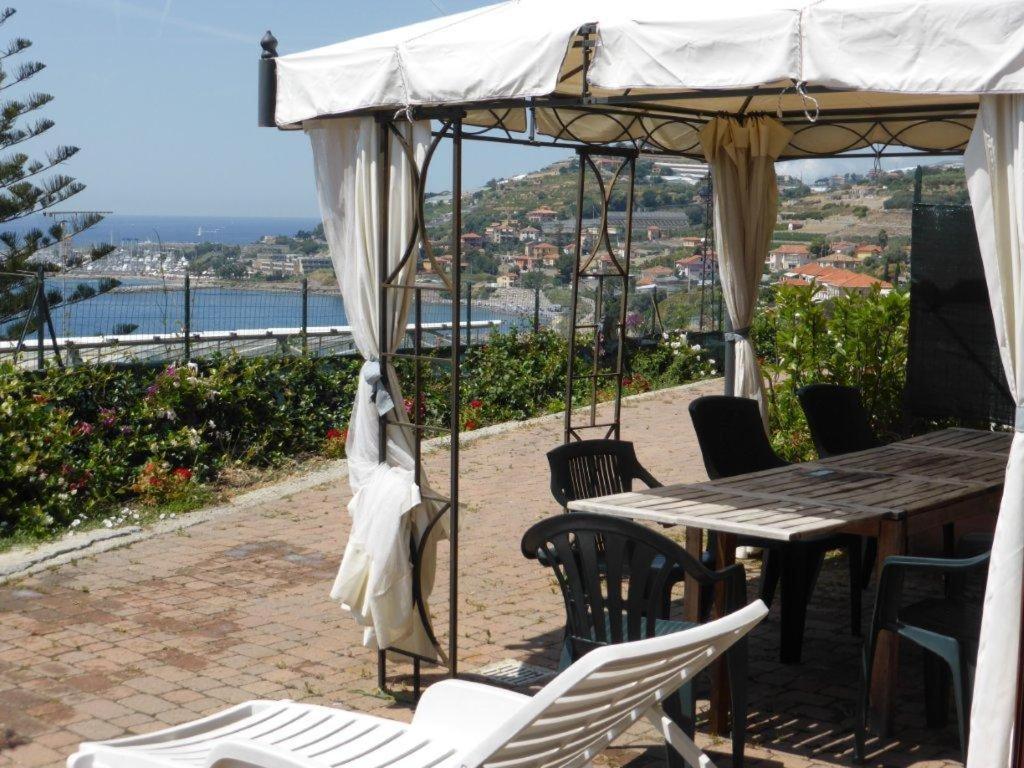 Villa Del Mare Ligure Terme & Spa Piscina A 37 Gradi Санто-Стефано-аль-Мар Экстерьер фото